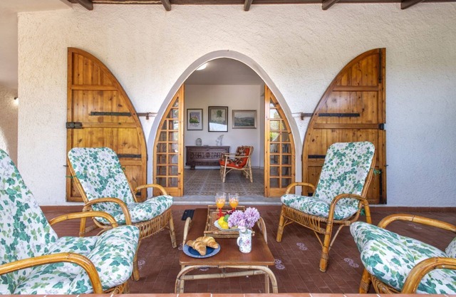 Villa Carlotta. Few steps from the sea.