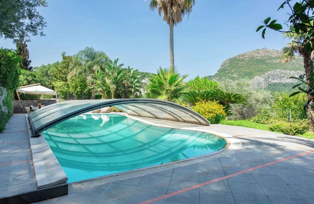 Villa Carob
