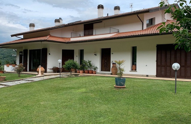 Villa 'Casa Di Eli E Matte' mit Bergblick, privatem Garten und Wi-Fi