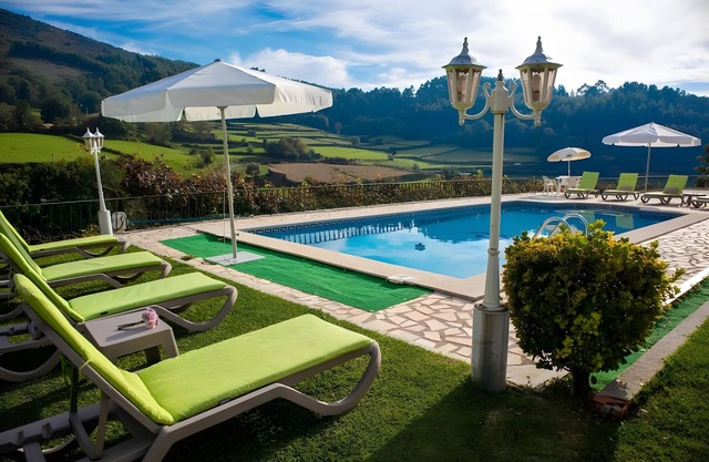 Villa 'Casa Dos Leões' with Mountain View, Private Pool and Wi-Fi