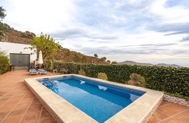 Villa 'Casa Haza Rila' mit Pool, wunderschönem Bergblick, Garten und WLAN