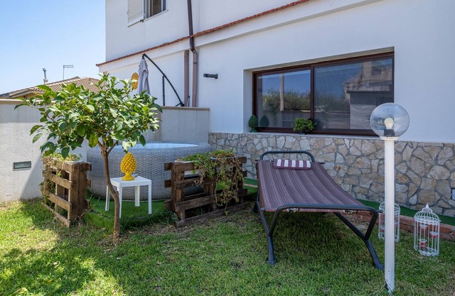 Villa 'Casa Helios Con Idromassaggio' mit privater Terrasse, Wi-Fi und Klimaanlage