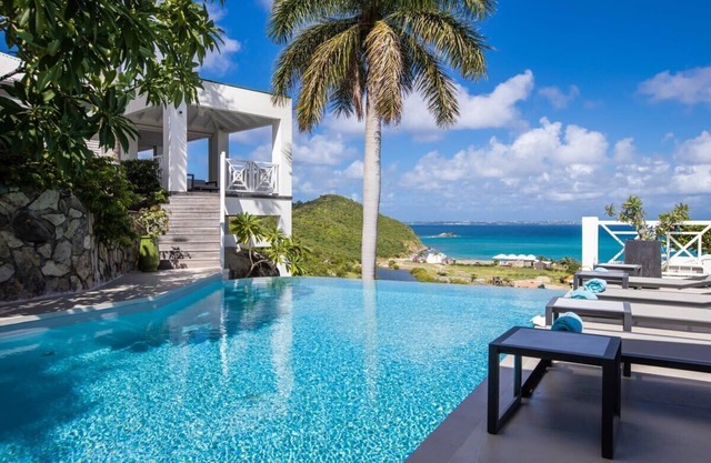 Villa Casa Sand with beautiful views over Anse Marcel Bay