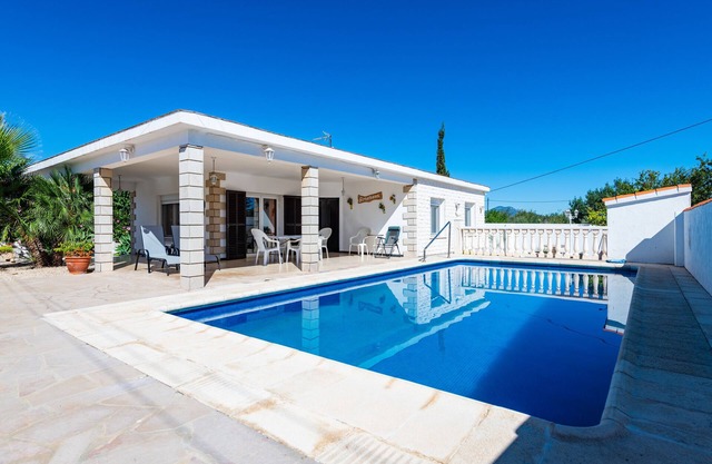 Villa Casa Sorpresa in Strandnähe mit Pool und WLAN