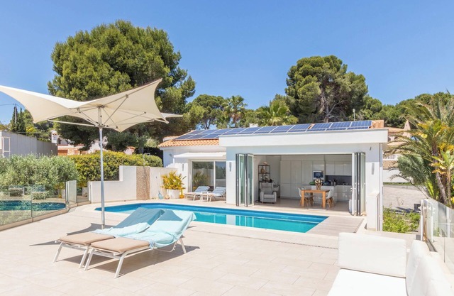 Villa 'Casa Viviana' mit Meerblick, Pool, WLAN, Balkon, Terrasse & Garten