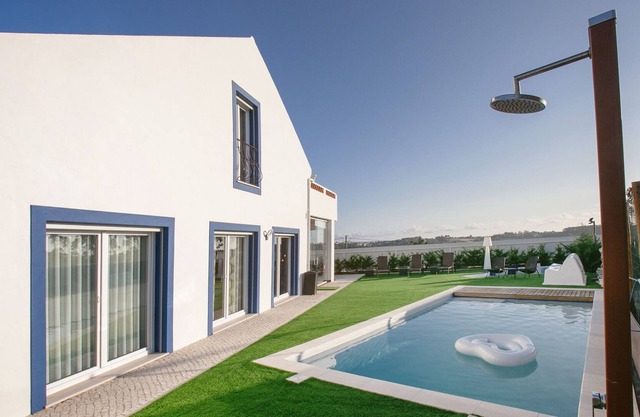 Villa 'Casal Velho' with Private Pool, Wi-Fi and Air Conditioning