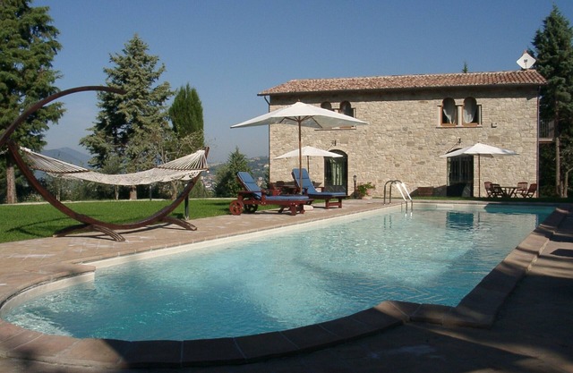 VILLA CASOLARE Villa mit 4 Schlafzimmern und Panoramapool in der Nähe von Perugia Gubbio Assis
