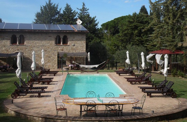Villa Casolare - Vier Schlafzimmer Villa, Schläft 8