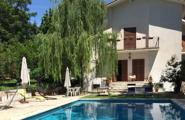 Villa Cecilia, eine Villa mit Pool nur wenige Schritte von Rom