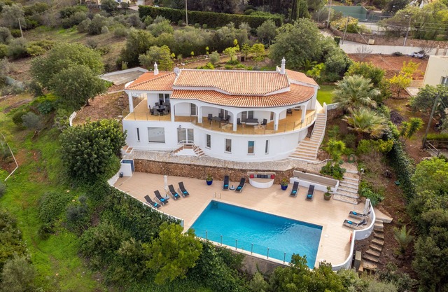 Villa Cegonha - Ideal for family vacations: private pool and children's playground