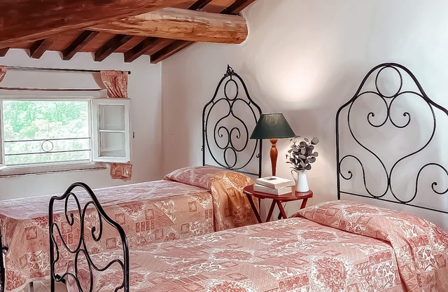 Ferienwohnung in toskanischer Villa mit Pool im Herzen der Versilia