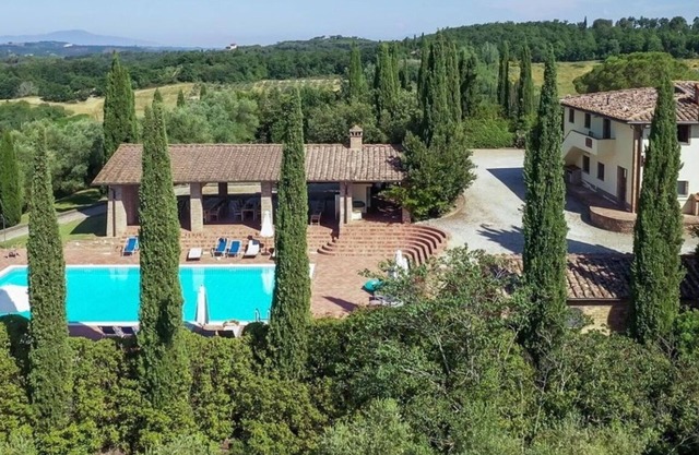 Villa in Montaione mit 11 Schlafzimmern 22 Schlafplätzen