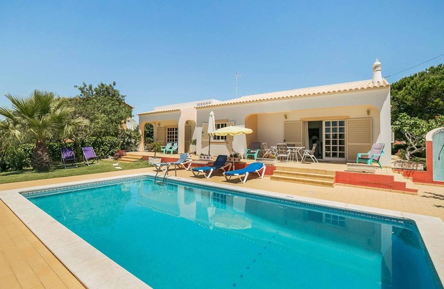 Villa Cerrinho - Drei Schlafzimmer Villa, Schläft 6