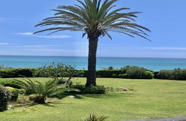 Villa Charme Villa, 1. Etage, am Meer, mit Blick auf den feinen Sandstrand.