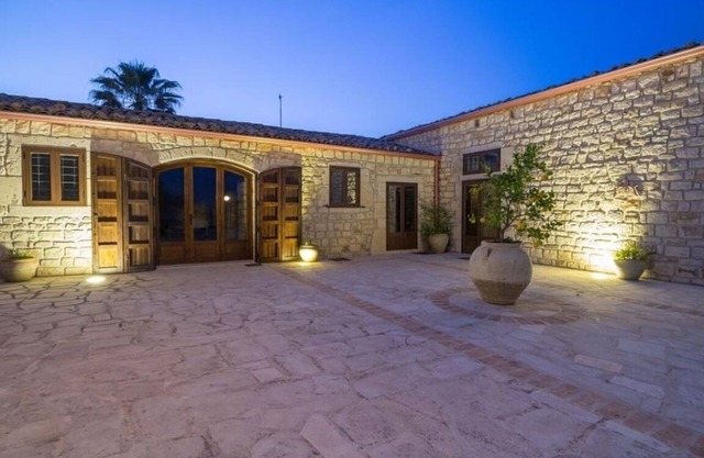 Villa in Cammaratini mit 7 Schlafzimmern 13 Schlafplätzen