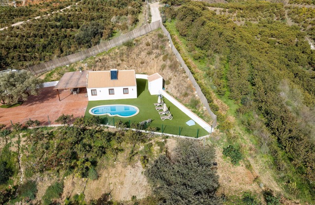 Villa "Chirimoya" con vistas a la montaña, piscina y Wi-Fi
