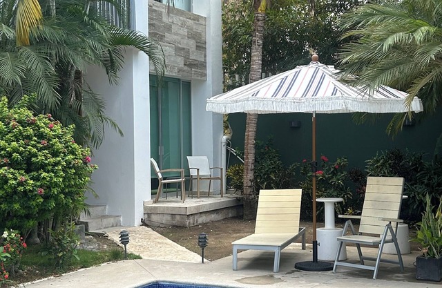 Villa Cinco Acapulco Diamante a few steps away from the sea to see the best sunset in the world