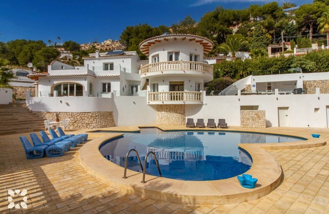 Villa CONDOR by Abahana Villas