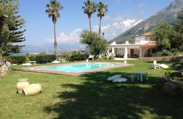 Villa Consiglio - Wunderschöne Villa mit privatem Pool im Herzen des Mittelmeers