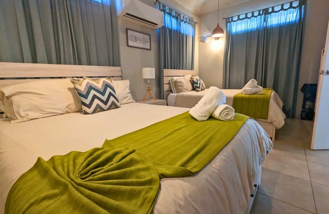 Villa Coqui | Queen Beds | Pool | Sunset | Parking