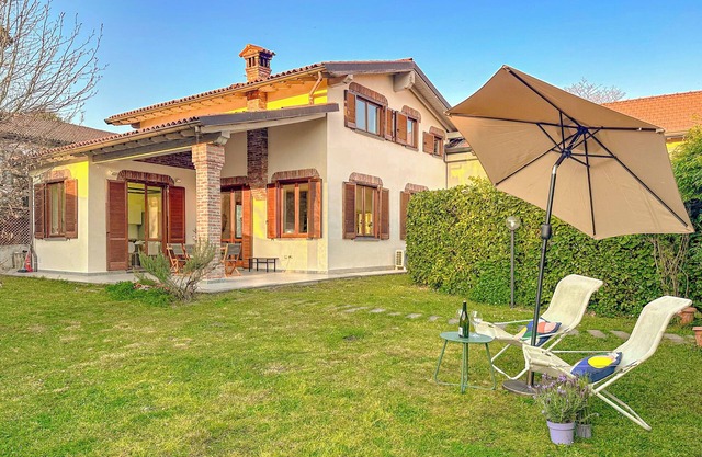 Villa Corelli - Parking and Exclusive garden