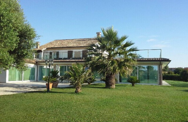 Villa Landhaus mit getrennten Wohnungen