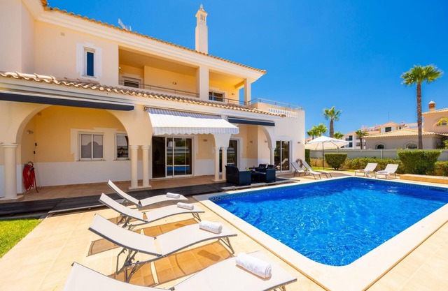 Villa Coute Real - Vier Schlafzimmer Villa, Schläft 8