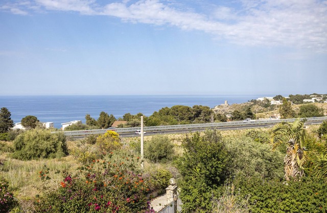 Villa Cycas with Wi-Fi and free parking