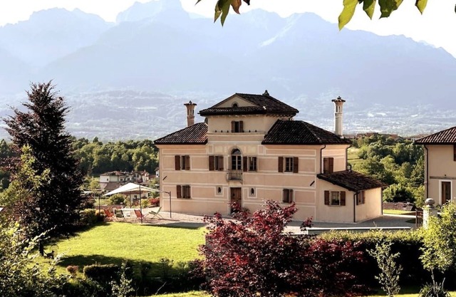 Villa d'Or, historische Villa in der Landschaft am Fuße der Dolomiten Valbelluna