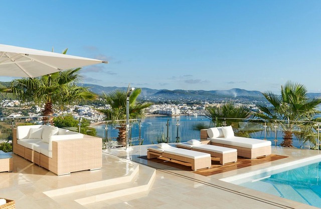 Villa de Lujo con Vistas al mar en Santa Eulalia