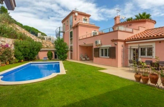 Villa de Luxe à Begur Vue Mer mit Meerblick, Wi-Fi und Klimaanlage
