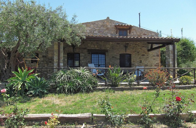 Villa Degli Ulivi mit Meerblick und WLAN, haustierfreundlich