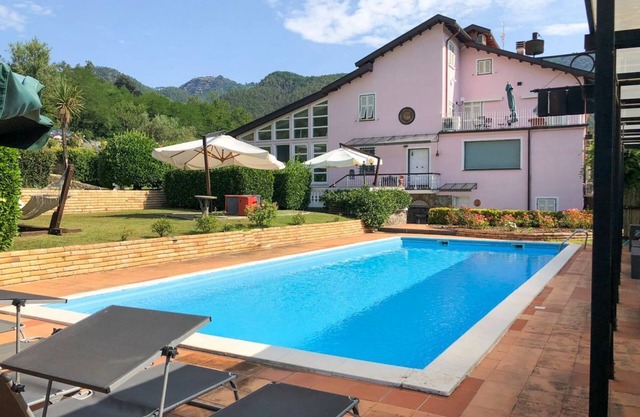 Villa Dei Poeti - Sechs Schlafzimmer Villa, Schläft 16