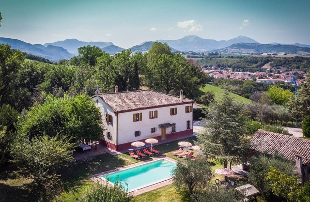 Villa dei Sapori mit Pool in den sanften Hügeln der Marken, 45 Minuten von der Adriaküste