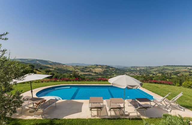 Villa del Cucco, Landhaus mit Pool in der Nähe von Fossombrone, 30 Minuten von der Adriaküste