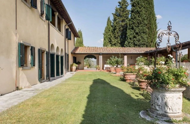 Villa in Lastra A Signa mit 6 Schlafzimmern 10 Schlafplätzen