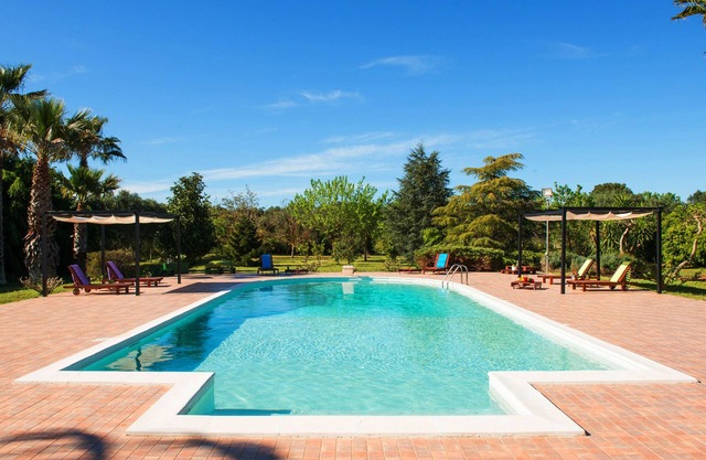 VILLA VON lantane mit privatem Pool in einem Garten von 10 000 m. q.