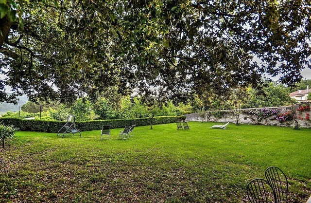 Villa delle Signorine: Eine elegante und einladende dreistöckige Villa in ruhiger Lage.