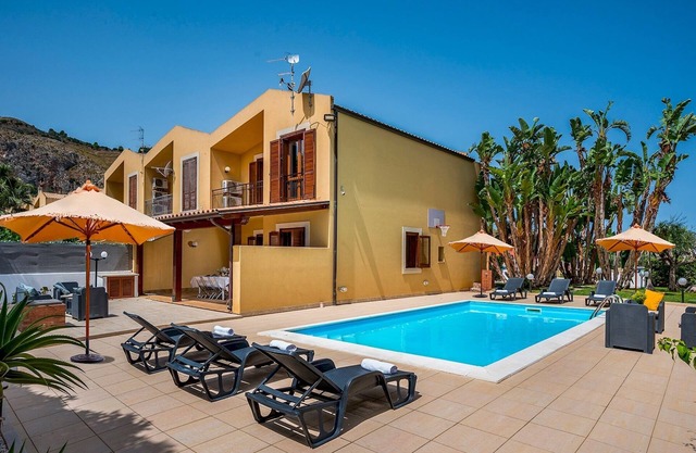 Villa delle Sirene 6, Emma Villas