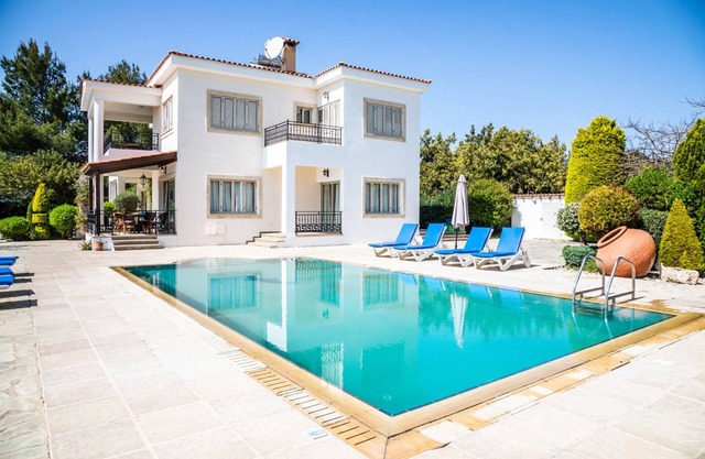 VILLA DEMETRA (4 ensuite Schlafzimmer, Wi-Fi, Betäubungsansicht, BBQ, Prv Swim. Schwimmbad)