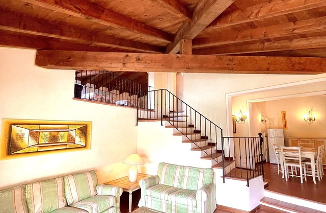 Villa Di Canio mit Meerblick, Pool, Garten, Terrassen und WLAN