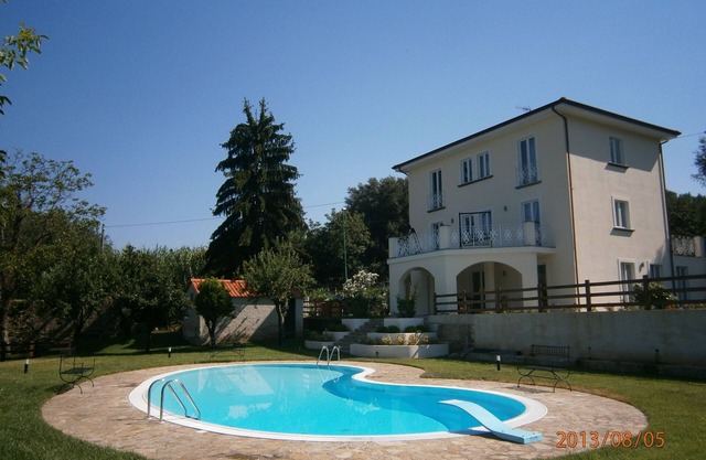 Villa Don Agostino mit Pool im Grünen