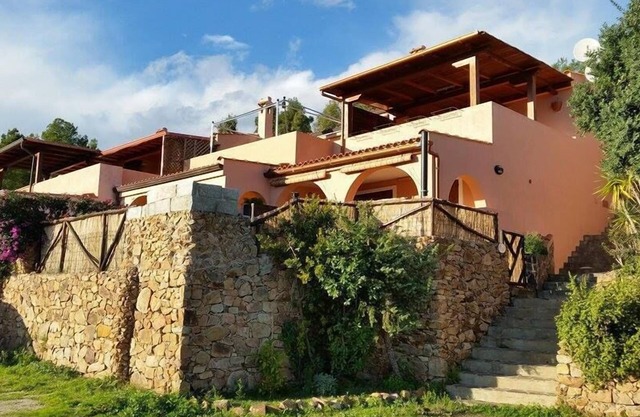 Villa Eden 900 m vom herrlichen Strand Calamarina entfernt
