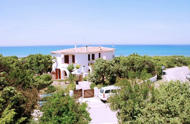 Villa Eden Beach, für 10 Personen, 50 Meter vom Strand entfernt, mit Garten