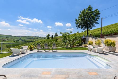 Villa Edy Barbaresco con piscina per gruppi e famiglie
