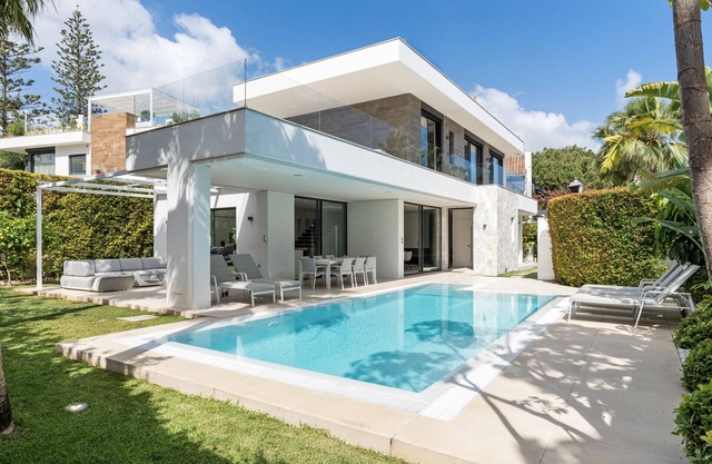 Villa El Greco -Contemporary villa on Golden Mile!
