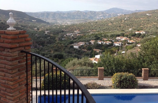 Villa El Olivo, rural villa with pool