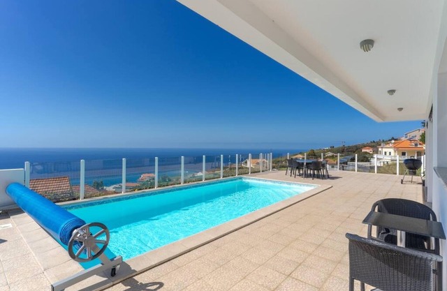 Villa Eldomar 61 in Estreito da Calheta