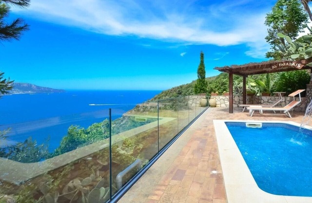 Villa Elvira with sea views and pool