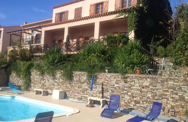 Schönes Südseite Haus mit privatem Pool